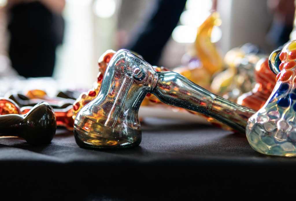 Quality smoking accessory from Pipe King Wholesale, top glass pipe wholesale distributors USA.